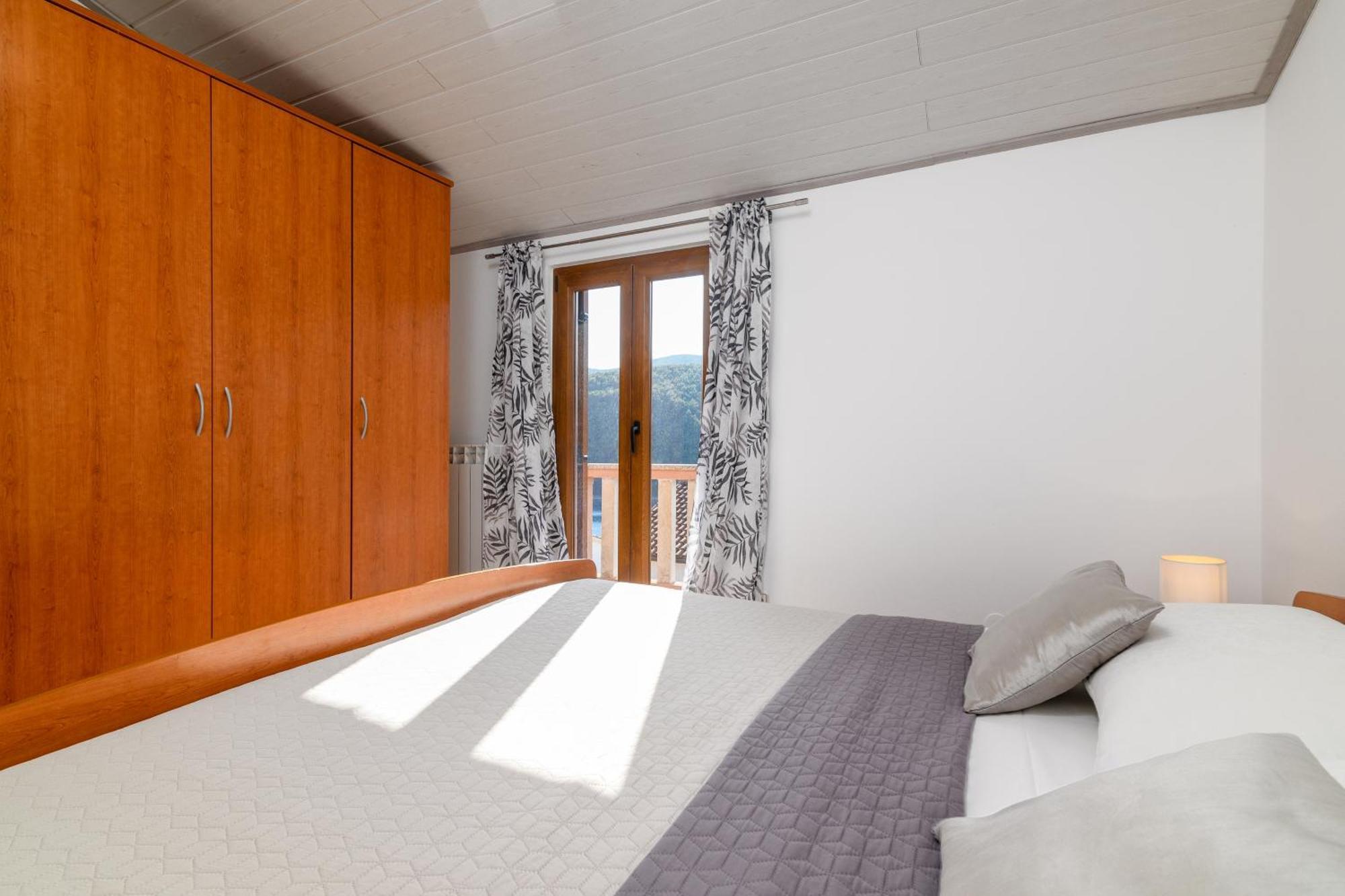 Apartments By The Sea Duga Luka - Prtlog, Labin - 2335 Bilik gambar